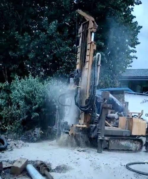长丰钻岩石井